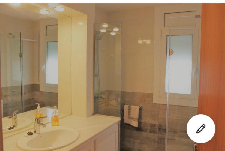 Apartament Amb Terrassa I Parking Llança Zewnętrze zdjęcie